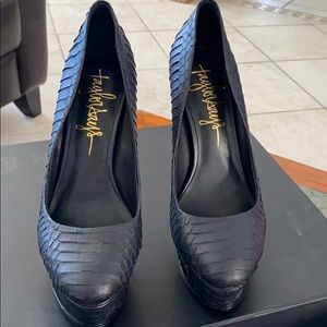 Beautiful black textured platform heels